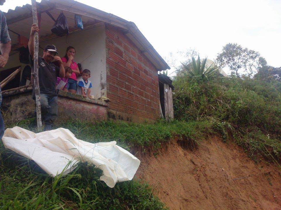 OLA INVERNAL, GENERA DERRUMBES, EN ALEJANDR�A